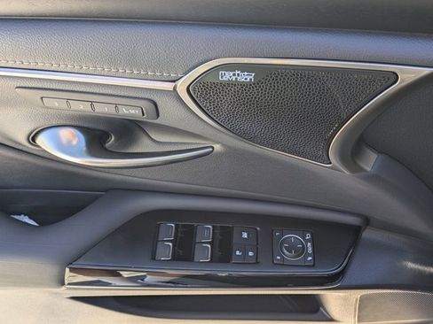 Used 2022 Lexus ES 350 Luxury image 18