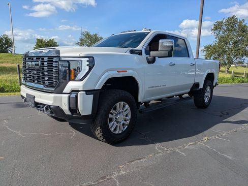 Used 2024 GMC Sierra 2500 Denali Ultimate w/ Max Trailering Package AWD/4WD image 8