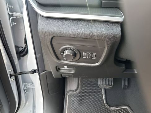 New 2025 Jeep Grand Cherokee Altitude image 29