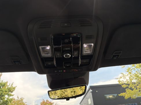 Used 2026 Cadillac Escalade Platinum Sport w/ LPO, Floor Liner Package AWD/4WD image 51