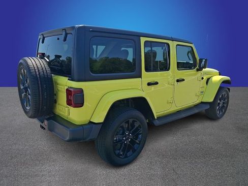 Used 2023 Jeep Wrangler Unlimited Sahara AWD/4WD image 4
