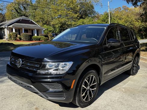 Used 2021 Volkswagen Tiguan SE w/ Panoramic Sunroof Package image 5