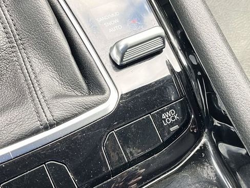 Used 2023 Jeep Compass Limited image 31