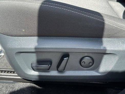 Used 2025 Nissan Rogue SV AWD/4WD image 19