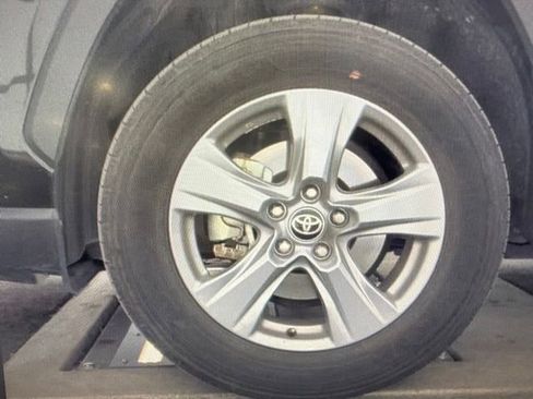 Used 2025 Toyota RAV4 XLE image 11