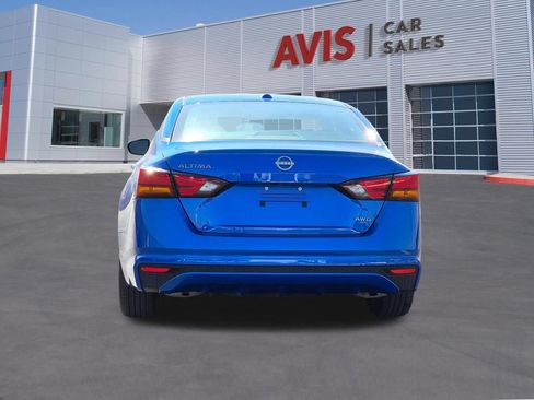 Used 2025 Nissan Altima 2.5 SV AWD/4WD image 7