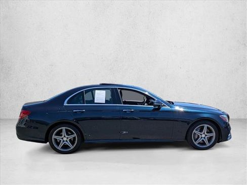 Used 2017 Mercedes-Benz E 300 image 4