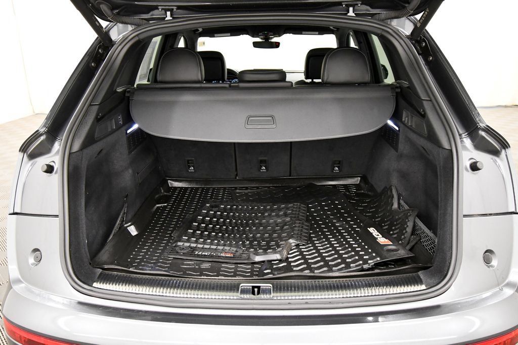 Used 2023 Audi SQ5 Premium Plus w/ Premium Plus Package AWD/4WD image 6