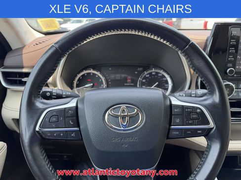 Used 2022 Toyota Highlander XLE AWD/4WD image 38