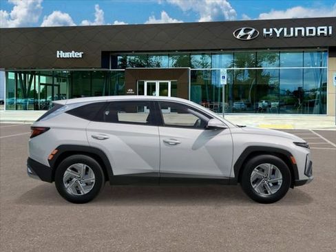 New 2026 Hyundai Tucson Blue SE AWD/4WD image 7