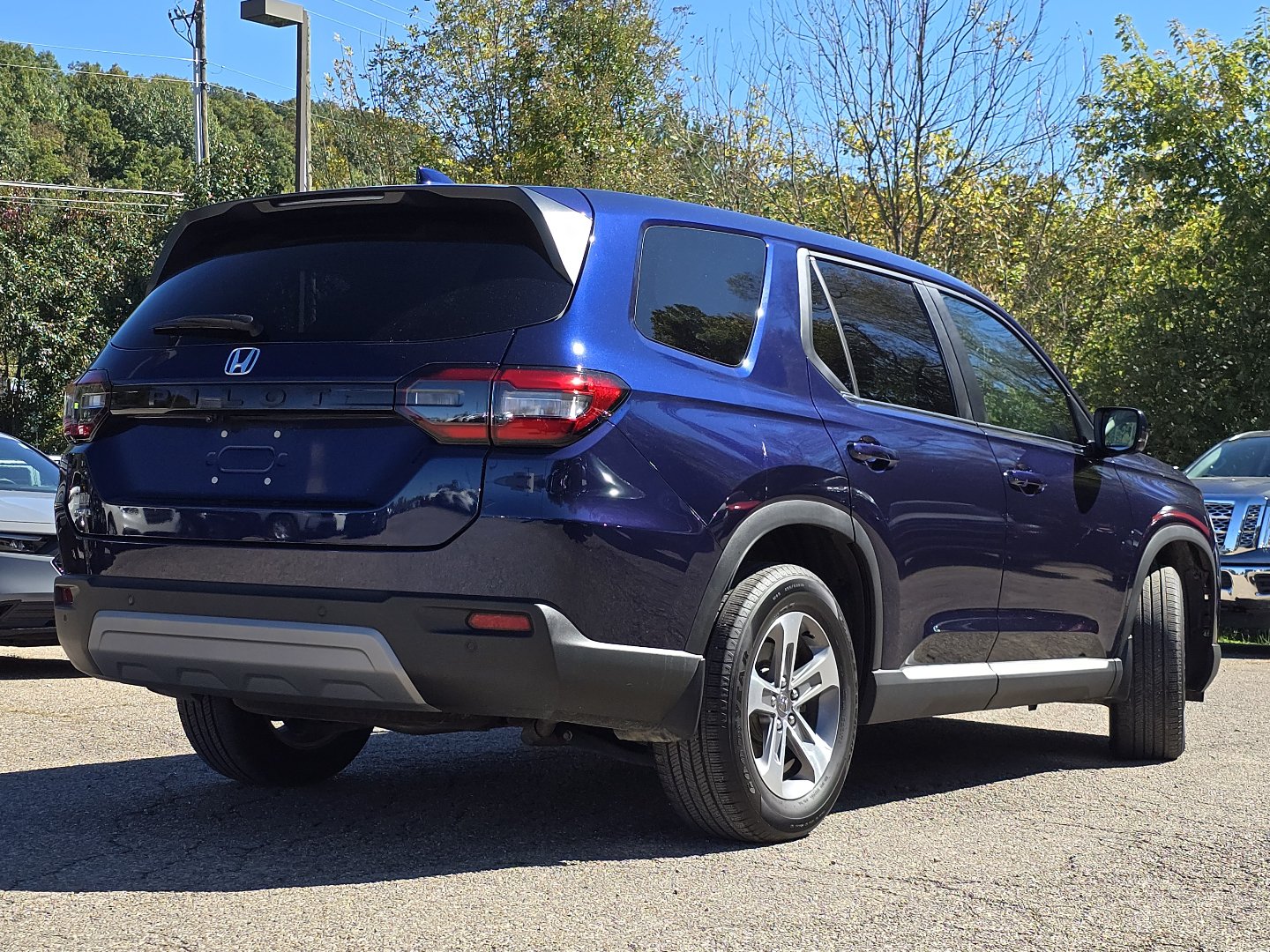 Used 2025 Honda Pilot EX-L image 17