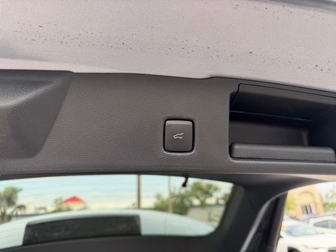 Used 2022 Ford Escape SEL FWD image 8