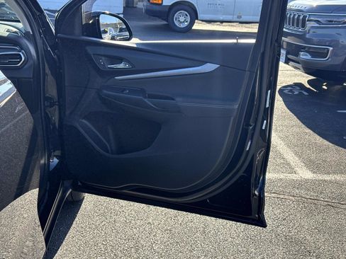 Used 2023 Chevrolet Bolt EUV LT w/ Driver Confidence Package image 12