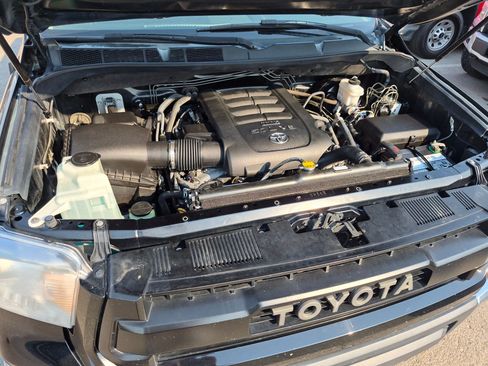 Used 2017 Toyota Tundra SR5 w/ TRD Off Road Package AWD/4WD image 29