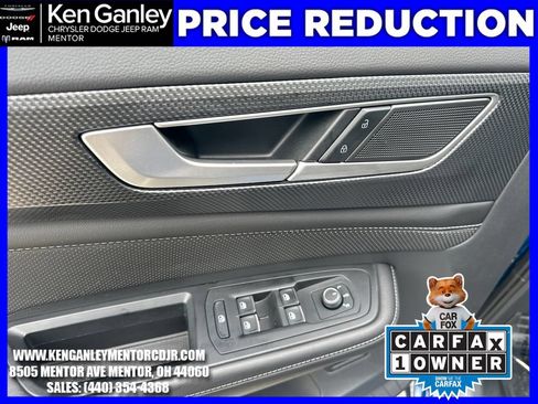 Used 2025 Volkswagen Atlas Cross Sport SEL R-Line AWD/4WD image 13