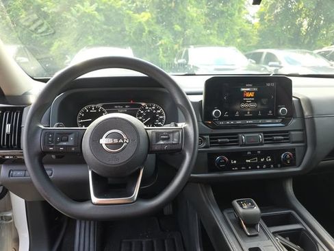 Used 2024 Nissan Pathfinder S FWD image 15