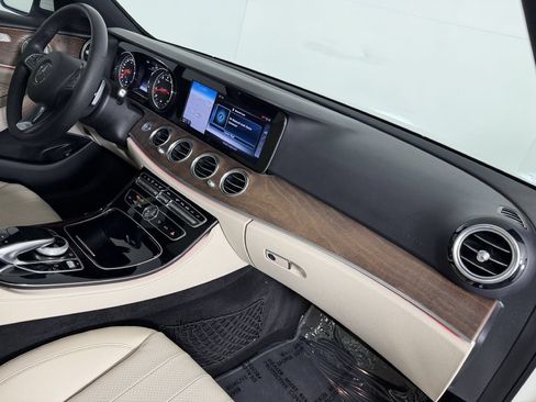 Used 2017 Mercedes-Benz E 300 4MATIC image 19