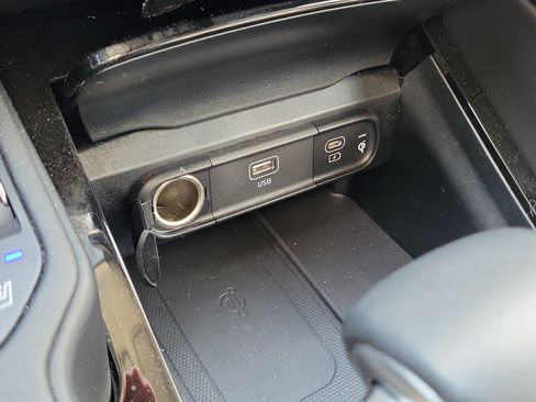 Used 2024 Kia Telluride EX w/ EX Captain's Chair Package FWD image 38