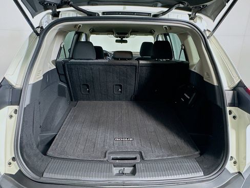 Used 2023 Nissan Rogue SV image 29