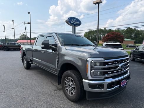 Used 2023 Ford F250 Lariat AWD/4WD image 1