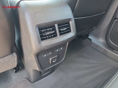 Used 2023 GMC Terrain Denali w/ Denali Premium Package AWD/4WD image 17