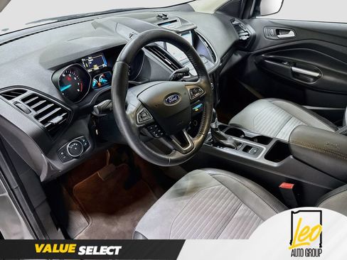 Used 2017 Ford Escape SE w/ Equipment Group 201A AWD/4WD image 11