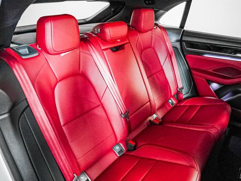 New 2026 Porsche Macan 4S Electric image 6