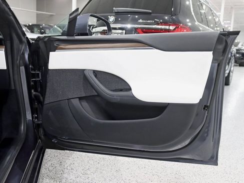 Used 2022 Tesla Model S image 36