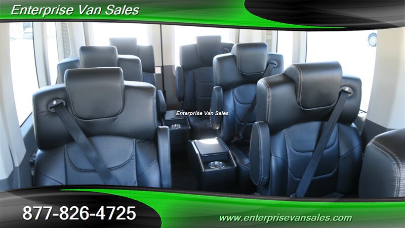 Used 2024 Ford Transit 350 XLT RWD image 5