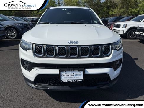 Used 2023 Jeep Compass Latitude AWD/4WD image 1