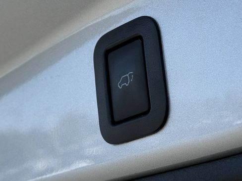 Used 2017 Toyota Highlander Limited Platinum AWD/4WD image 22