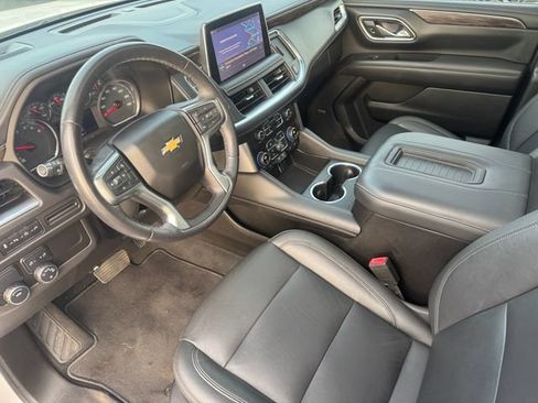 Used 2021 Chevrolet Suburban LT w/ Rear Media and Nav Package RWD image 8