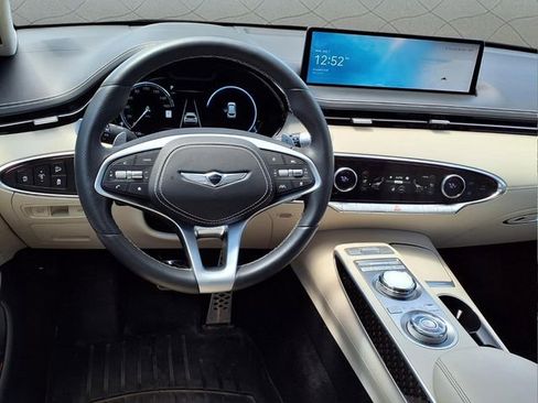Used 2023 Genesis GV70 3.5T Sport w/ Sport Prestige Package AWD/4WD image 15