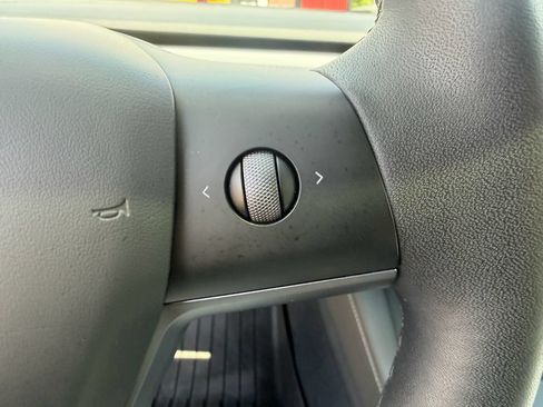 Used 2023 Tesla Model 3 Standard Range RWD image 36