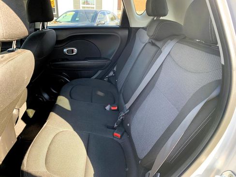 Used 2018 Kia Soul + FWD image 27