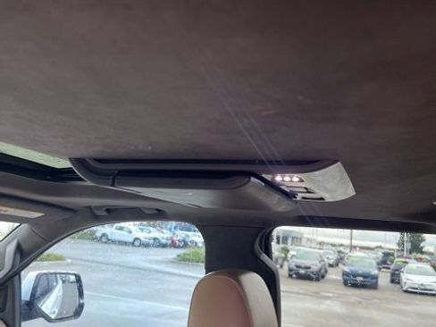 Used 2020 Cadillac Escalade ESV Platinum image 11