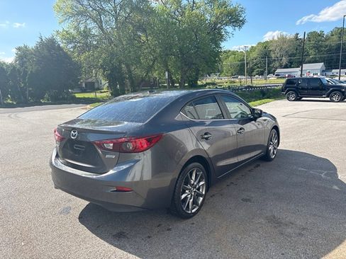 Used 2018 MAZDA MAZDA3 Touring FWD image 6