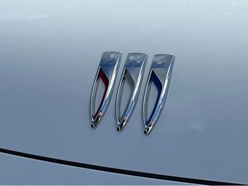 New 2026 Buick Enclave Avenir image 36