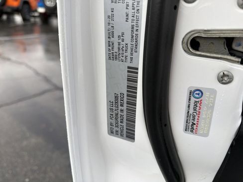 Certified 2020 RAM 2500 Laramie image 17