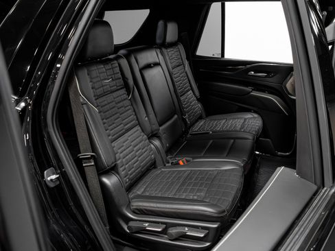 Used 2023 Cadillac Escalade Sport Platinum w/ LPO, ONYX Package image 24