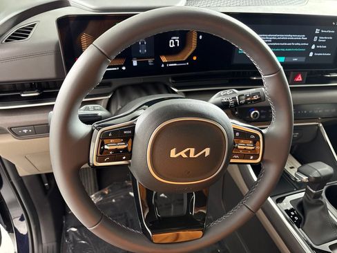 New 2026 Kia Carnival EX FWD image 29