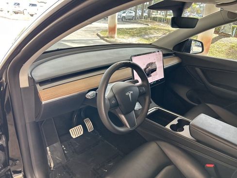 Used 2022 Tesla Model Y Performance image 6