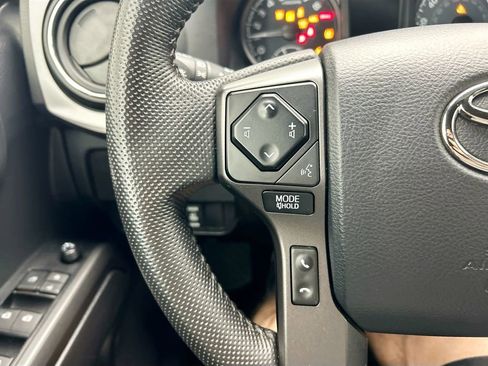 Used 2023 Toyota Tacoma TRD Off-Road AWD/4WD image 11