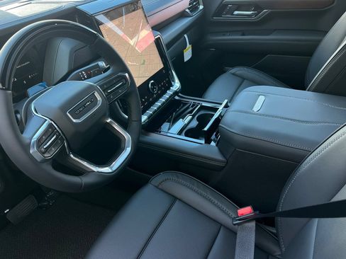 New 2026 GMC Yukon Denali w/ Denali Reserve Package AWD/4WD image 7