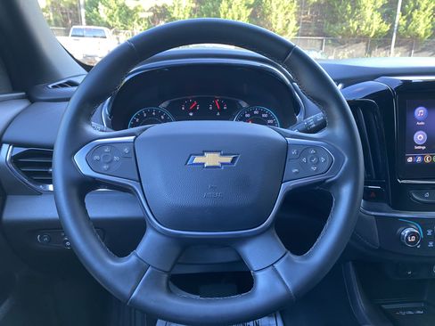 Used 2023 Chevrolet Traverse LT FWD image 18