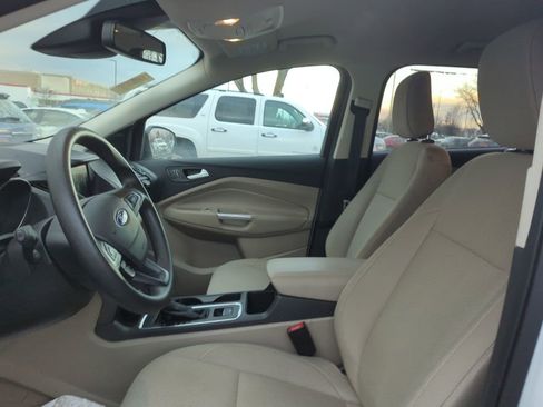 Used 2019 Ford Escape SE image 6