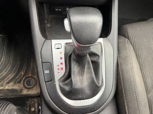 Used 2020 Kia Forte LXS FWD image 21