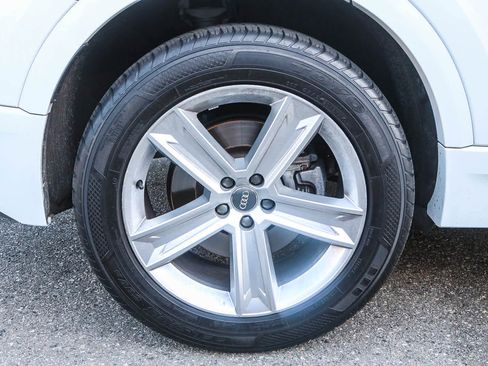 Used 2019 Audi Q8 Premium w/ Convenience Package image 10