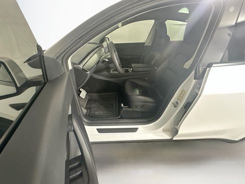 Used 2022 Tesla Model Y Performance AWD/4WD image 13