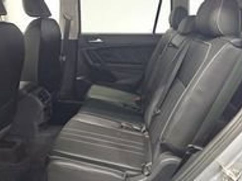 Used 2024 Volkswagen Tiguan SE FWD image 17
